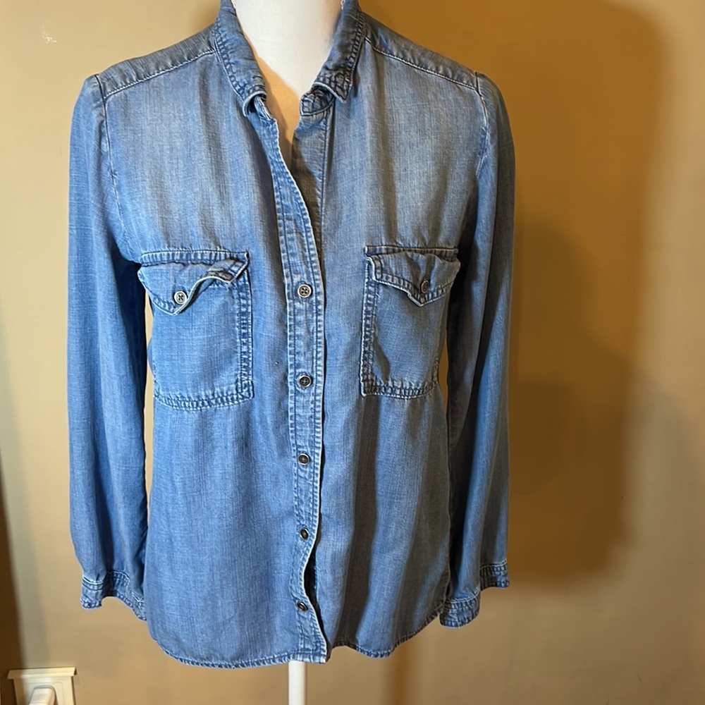 Anthropologie Cloth & Stone Blue Denim Chambray Button Down Top Size XS Boho